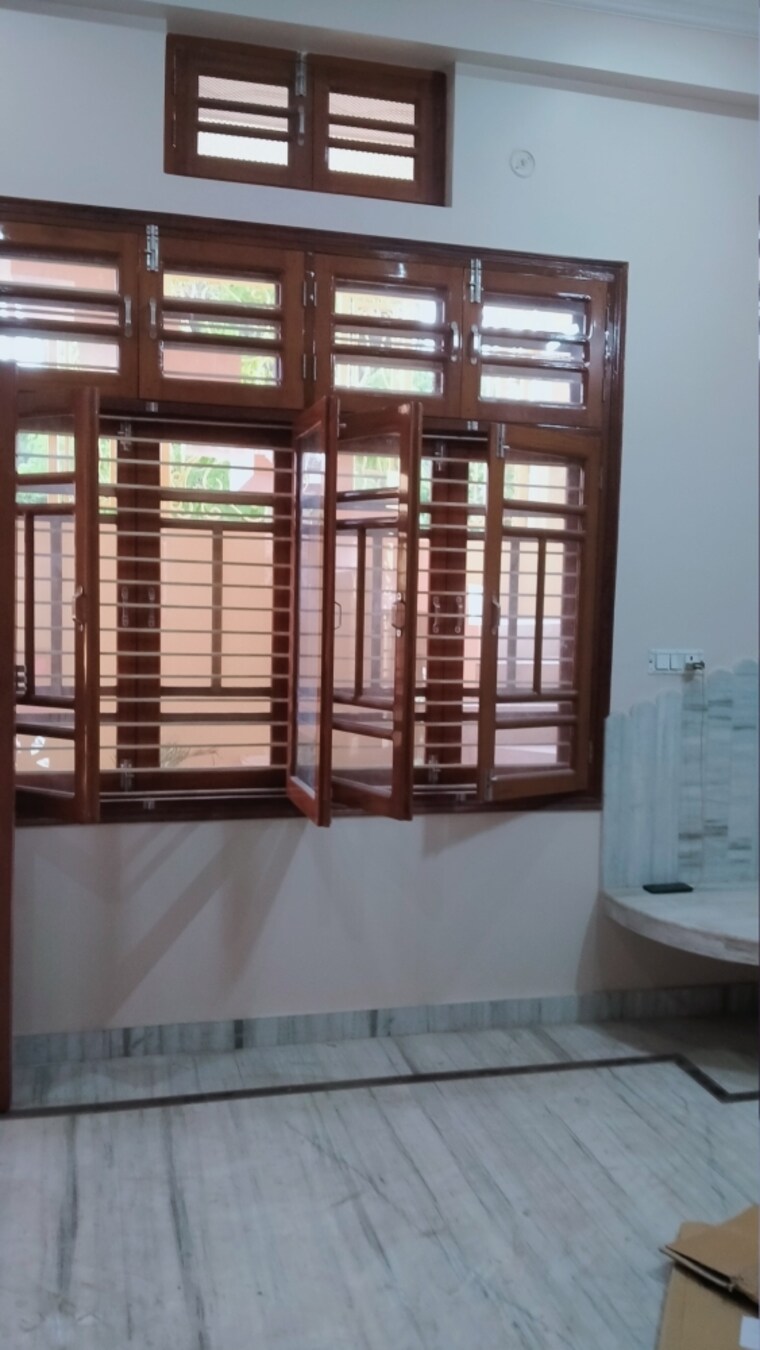 Room, gomti nagar 6+ Bedroom 3400 Sq.Ft. Villa In Gomti Nagar Lucknow 9196946