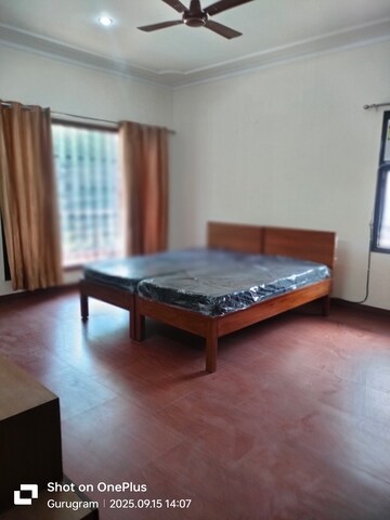 Bedroom in 4 BHK Builder Floor at Sector 15 – for Rent