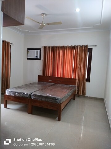 Bedroom in 4 BHK Builder Floor at Sector 15 – for Rent