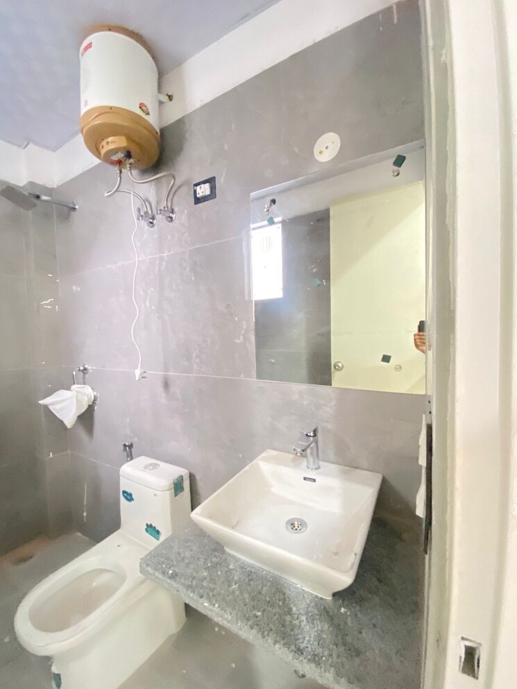 Master Bedroom, unitech-infospace 3 Bedroom 2800 Sq.Ft. Builder Floor In Sector 21 Gurgaon 9196973