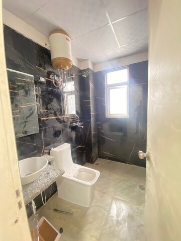 Bathroom in 3 BHK Builder Floor at Unitech Infospace, Sector 21 – for Rent