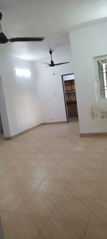 Building Lobby in 4 BHK Apartment at Mayur Vihar Phase 1 – for Rent