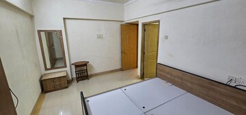 Room in 3 BHK Apartment at Thane West – for Rent