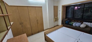 Room in 3 BHK Apartment at Thane West – for Rent