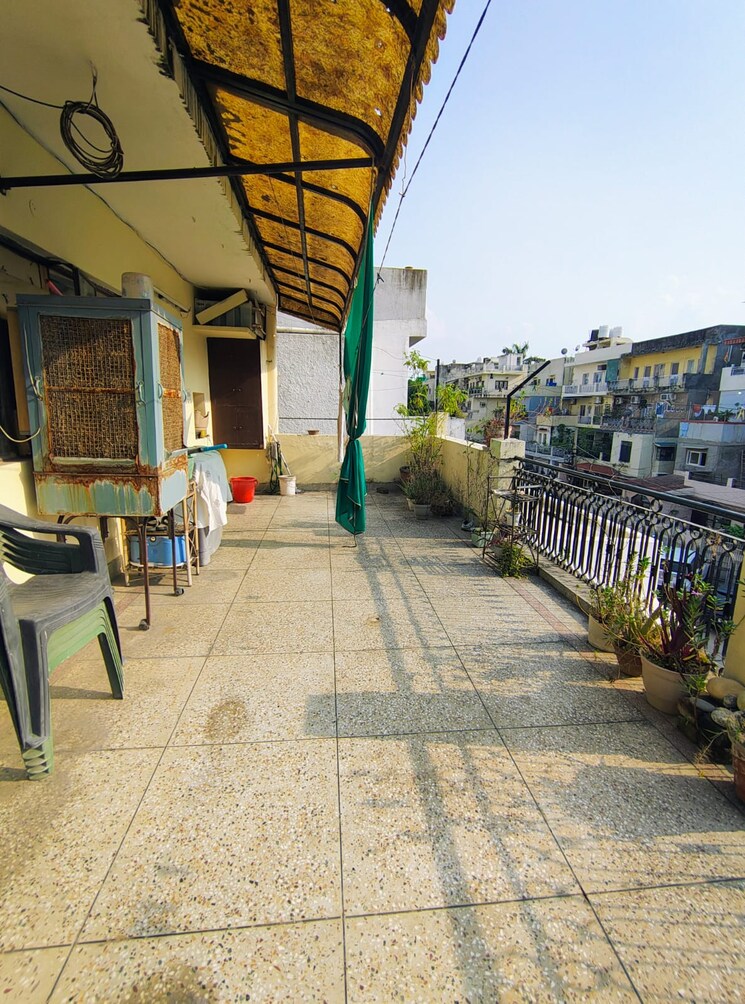 Exterior View, mayur vihar phase 1 3 Bedroom 1350 Sq.Ft. Apartment In Mayur Vihar Phase 1 Delhi 9196978