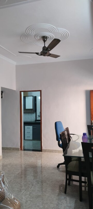 Room in 2 BHK Apartment at Sector 15 – for Rent