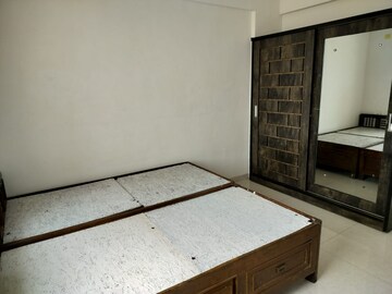 Room in 2.5 BHK Apartment at Pimple Saudagar – for Rent