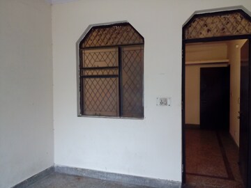 Room in 1 BHK Apartment at Sarita Vihar – for Rent