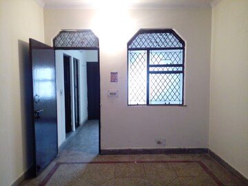 Room in 1 BHK Apartment at Sarita Vihar – for Rent