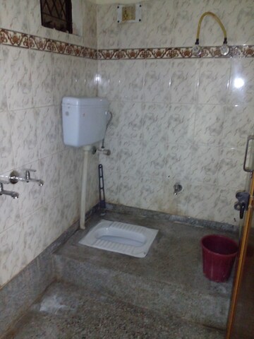 Bathroom in 1 BHK Apartment at Sarita Vihar – for Rent
