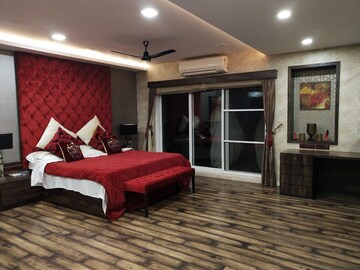 Gym in 4 BHK Apartment at Oberoi Sky Gardens, Andheri West – for Rent