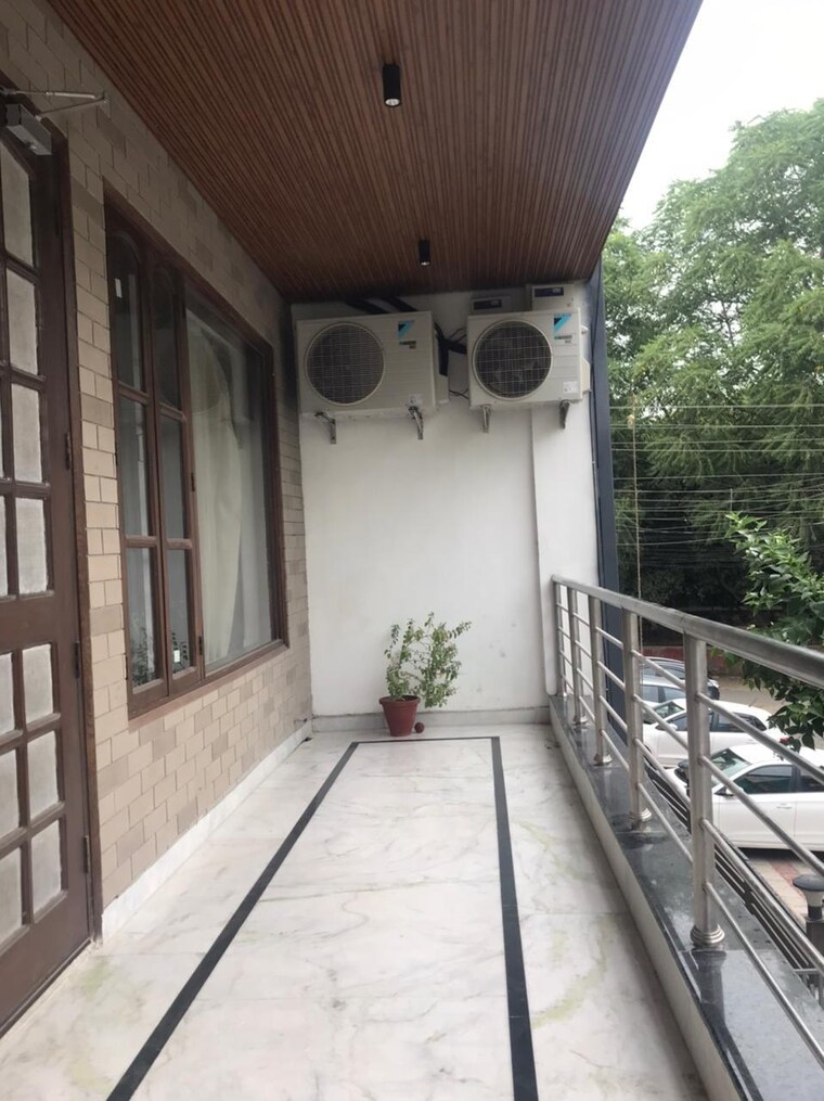 Balcony, sector 15 3 Bedroom 16000 Sq.Ft. Builder Floor In Sector 15 Gurgaon 9197004
