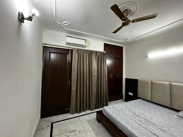 Bedroom in 3 BHK Builder Floor at Sector 15 – for Rent