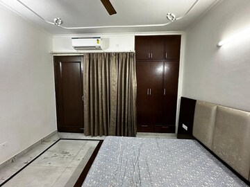 Bedroom in 3 BHK Builder Floor at Sector 15 – for Rent