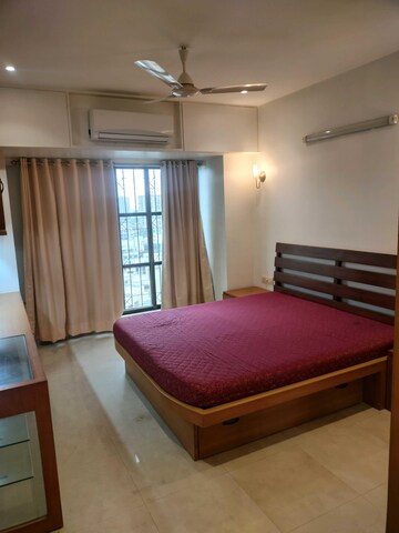 Bedroom in 4 BHK Apartment at Lokhandwala Premium Towers, Andheri West – for Rent