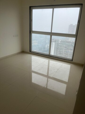 Room in 3 BHK Apartment at Runwal Nirvana, Parel – for Rent