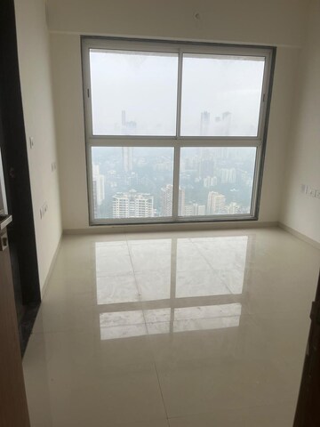 Room in 3 BHK Apartment at Runwal Nirvana, Parel – for Rent