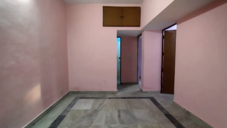 Room, jasola vihar 2 Bedroom 700 Sq.Ft. Apartment In Jasola Vihar Delhi 9197025