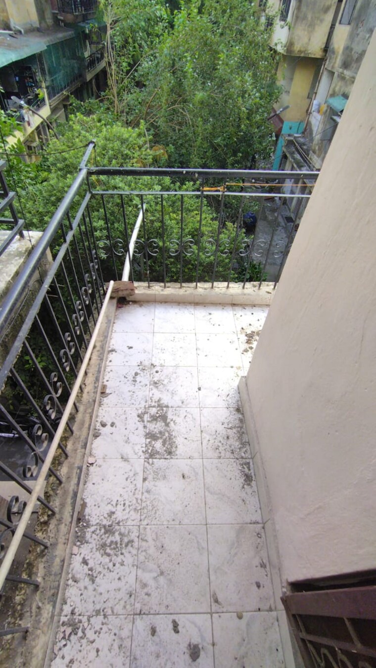 Balcony, jasola vihar 2 Bedroom 700 Sq.Ft. Apartment In Jasola Vihar Delhi 9197025