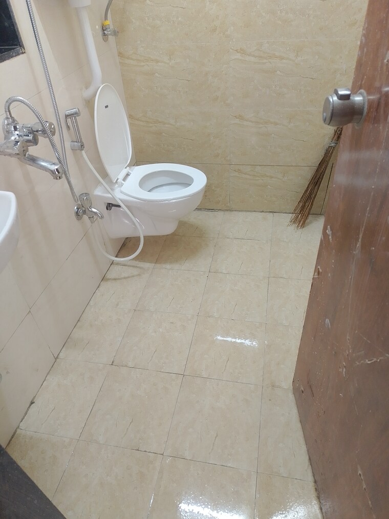 Bathroom, nahar-amaryllis-towers-and-plaza 2 Bedroom 557 Sq.Ft. Apartment In Chandivali Mumbai 9197009