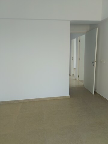Room in 2 BHK Apartment at Runwal Bliss, Kanjurmarg East – for Rent