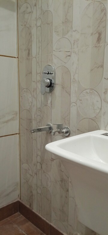 Bathroom in 2 BHK Builder Floor at Igi Airport Area – for Sale