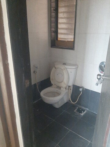 Bathroom in 1.5 BHK Apartment at Neptune Living Point, Bhandup West – for Rent