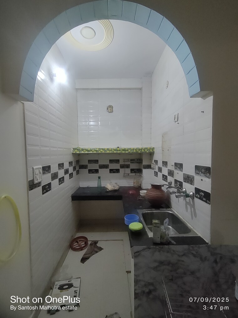 Kitchen, dwarka mor 1 Bedroom 50 Sq.Yd. Builder Floor In Dwarka Mor Delhi 9197052