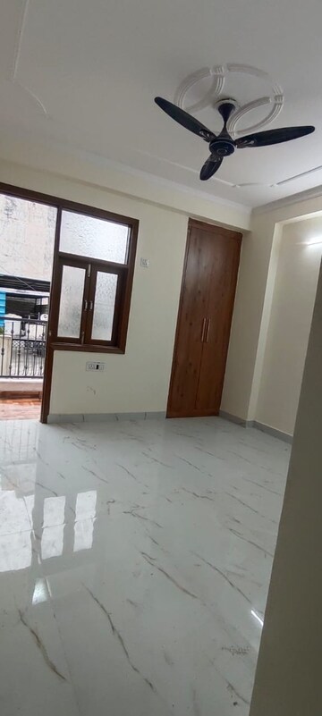 Room in 2 BHK Builder Floor at Chattarpur – for Rent