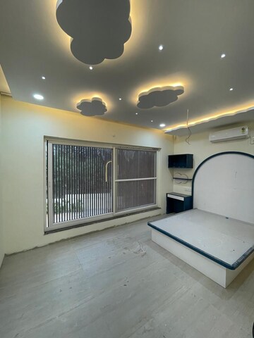 Parking in 3 BHK Villa at Kokapet – for Rent
