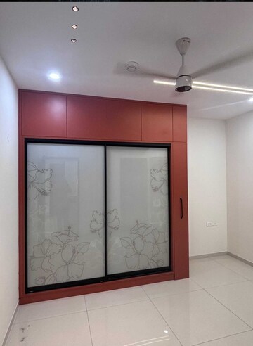 Room in 3 BHK Apartment at Rajapushpa Provincia, Narsingi – for Rent
