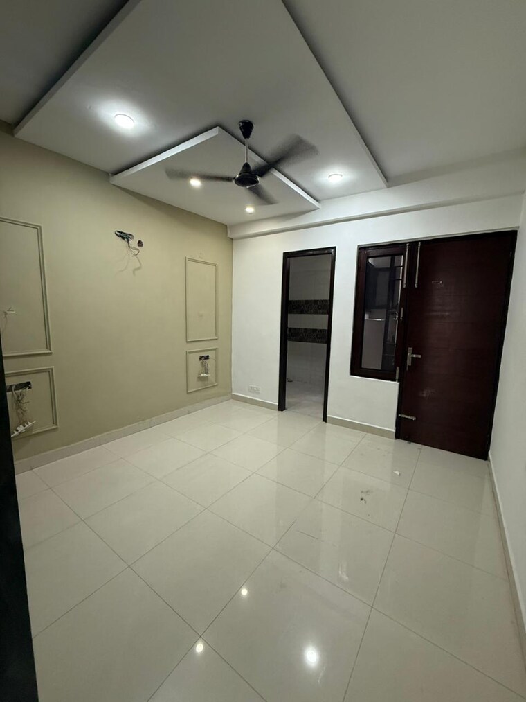 Room, dhakoli 3 Bedroom 132 Sq.Yd. Apartment In Dhakoli Zirakpur 9197084