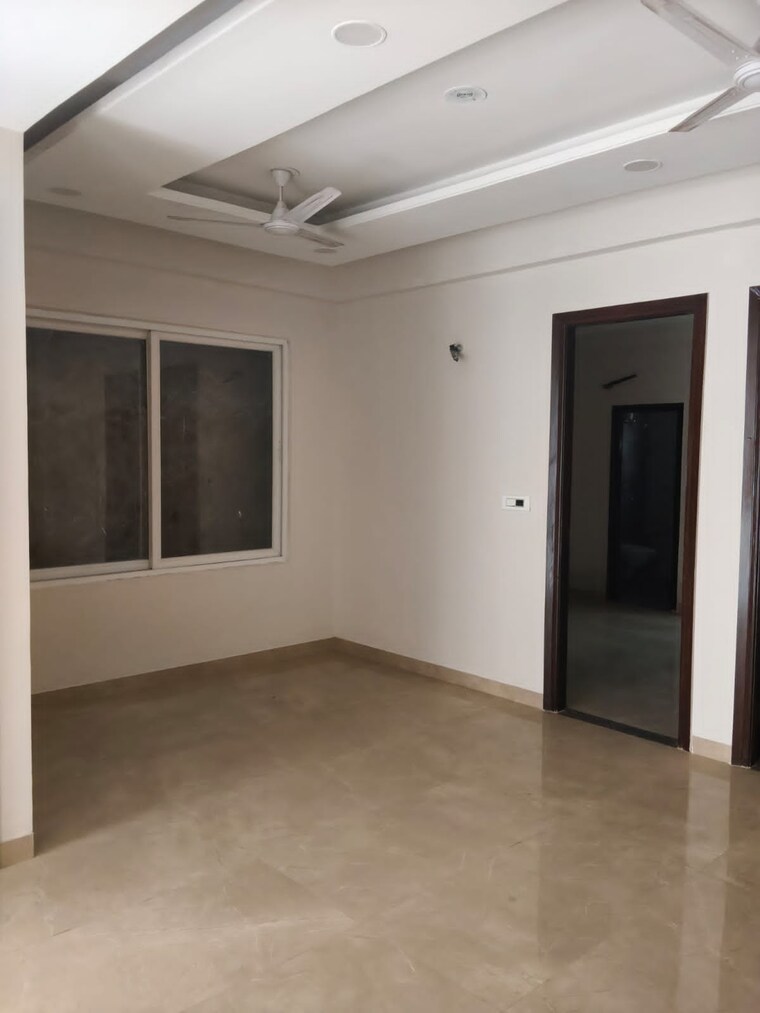 Room, hlp-palmillas 3 Bedroom 1450 Sq.Ft. Apartment In Vip Road Zirakpur 9197098