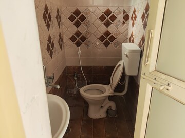 Bathroom in 2 BHK Apartment at Alkapoor – for Rent