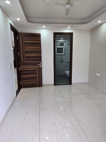  Showroom For Sale in Ansal Boom Plaza, Sushant Lok Iii