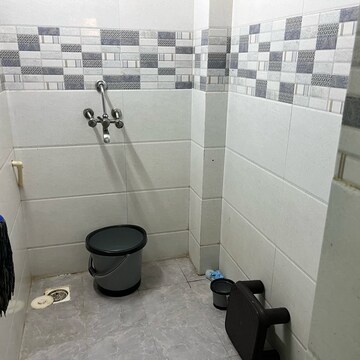 Bathroom in 1.5 BHK Apartment at Shah Complex 2, Sanpada Sector 1 – for Rent