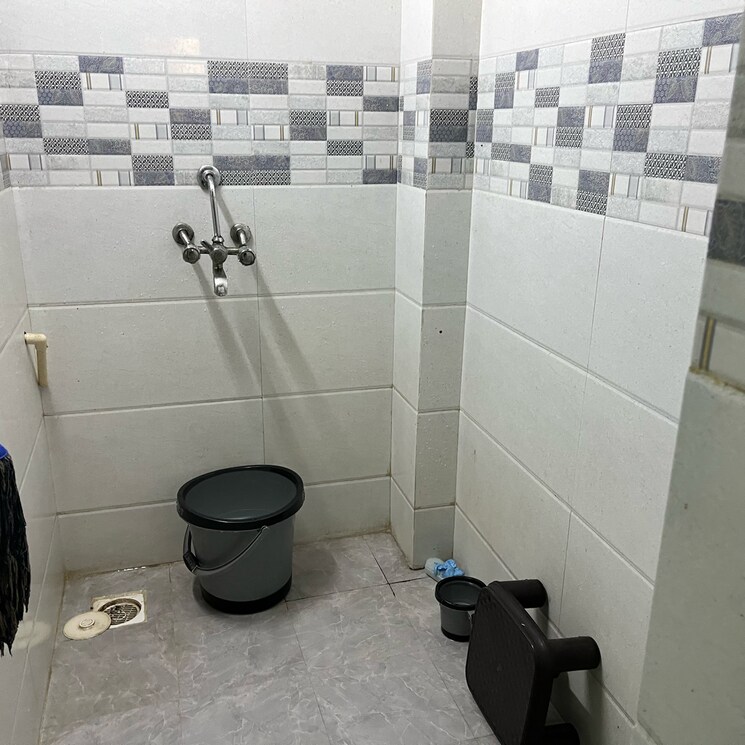 Bathroom, shah-complex-2 1.5 Bedroom 500 Sq.Ft. Apartment In Sanpada Sector 1 Navi Mumbai 9197171