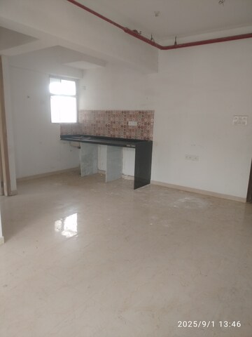 Room in 2 BHK Apartment at Worli – for Rent