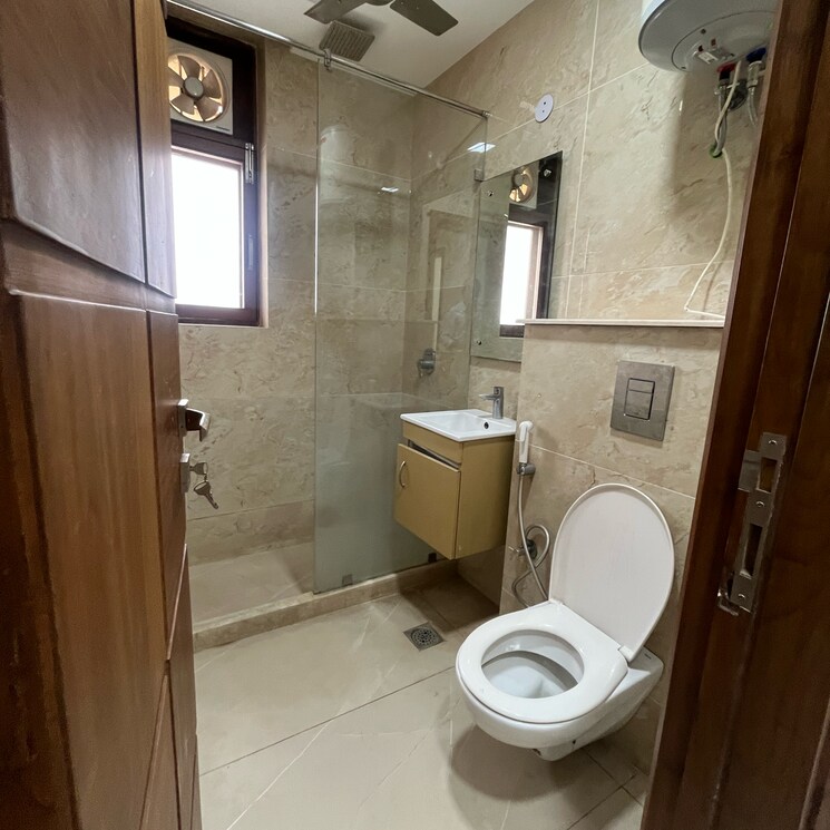 Bathroom, greater kailash 3 Bedroom 2200 Sq.Ft. Builder Floor In Greater Kailash Delhi 9197185