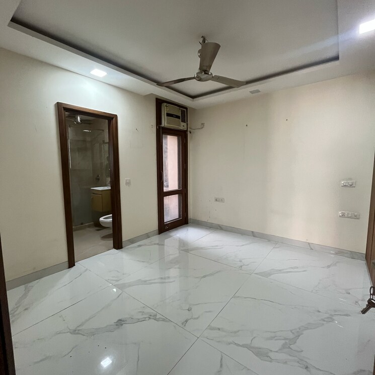 Room, greater kailash 3 Bedroom 2200 Sq.Ft. Builder Floor In Greater Kailash Delhi 9197185