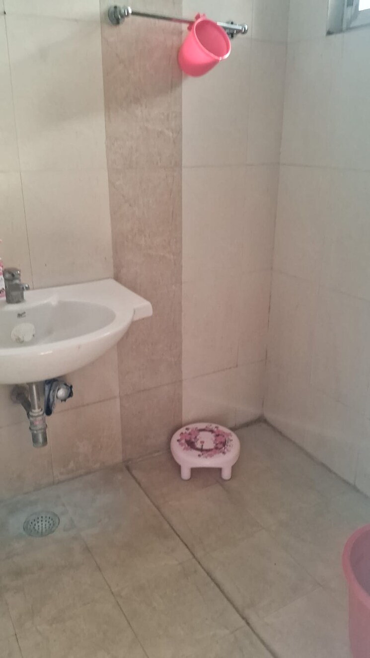 Bathroom, the-shree-sidhi 1 Bedroom 200 Sq.Ft. Apartment In Manesar Sector 1c Gurgaon 9197204