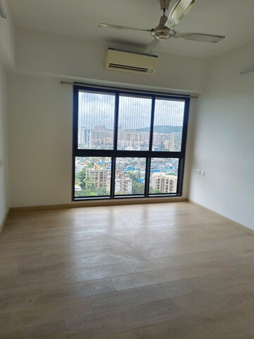 Room in 4 BHK Apartment at Kanakia Rainforest, Andheri East – for Rent