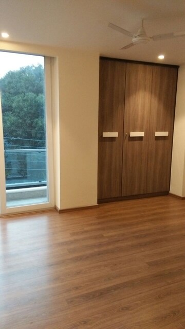 Room in 4 BHK Builder Floor at Boutique Residential Apartments N-136, Panchsheel Park – for Rent