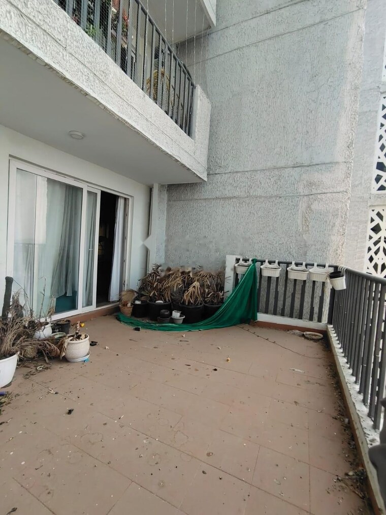  Parking, emaar-palm-hills 4 Bedroom 1954 Sq.Ft. Apartment In Sector 77 Gurgaon 9197265