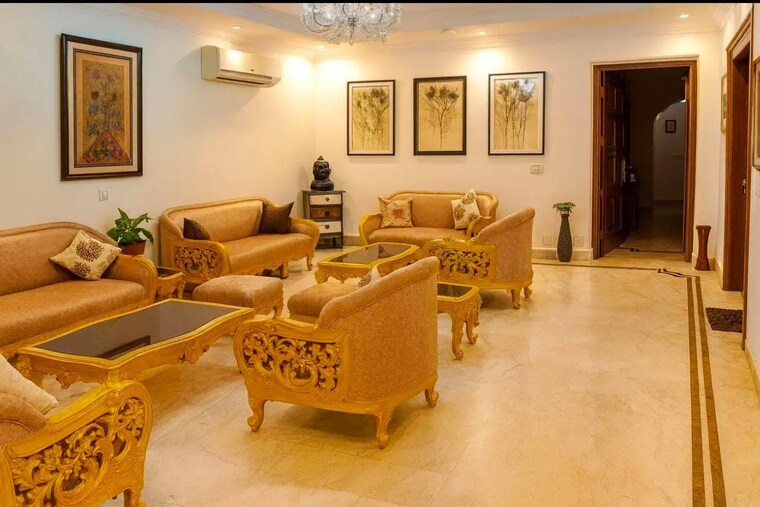 Living Room, geetanjali enclave 4 Bedroom 500 Sq.Yd. Villa In Geetanjali Enclave Delhi 9197309