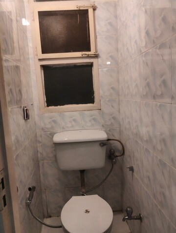 Bathroom in 1 BHK Apartment at Ansal Sushant Estate, Sector 52 – for Rent