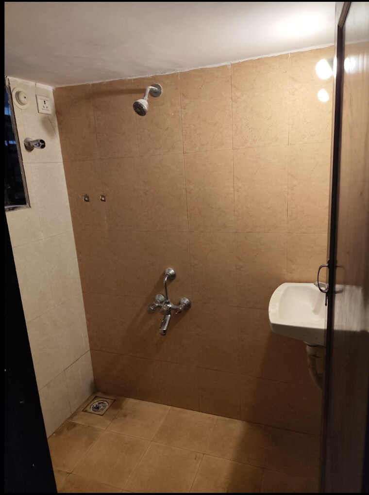 Bathroom, squarefeet-grand-square 1 Bedroom 449 Sq.Ft. Apartment In Anand Nagar Thane 9197329