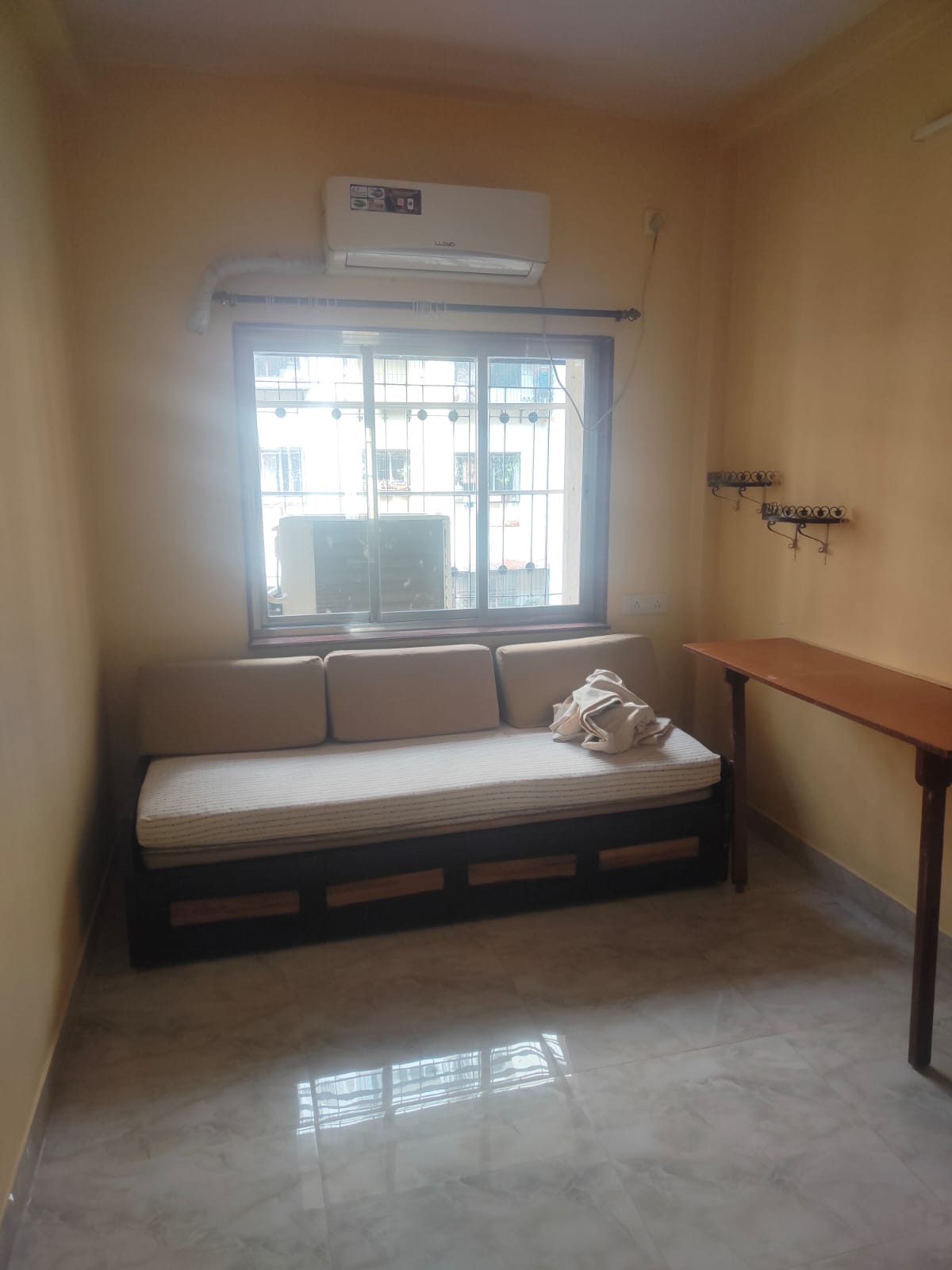 1 BHK 420 Sq.Ft. Apartment in Neelganga Apartment