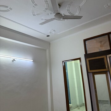 Furnished Amenities in 2 BHK Apartment at RWA Apartments Sector 70, Sector 70 – for Rent