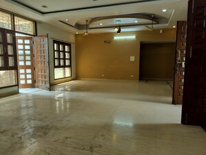 Room in 2 BHK Builder Floor at Sultanpur – for Sale